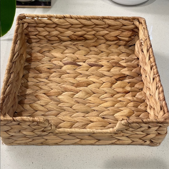 Woven Basket Tray Napkin Holder Kitchen - Picture 1 of 5